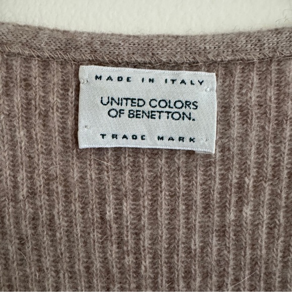 Vintage United Colors of Benetton Taupe V-Neck Sweater, Wool + Angora, Small - Picture 3 of 12
